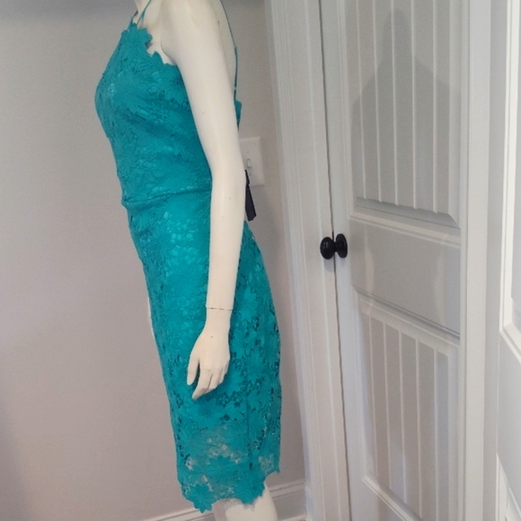 Elegant Teal Lace Dress - Picture 4 of 12